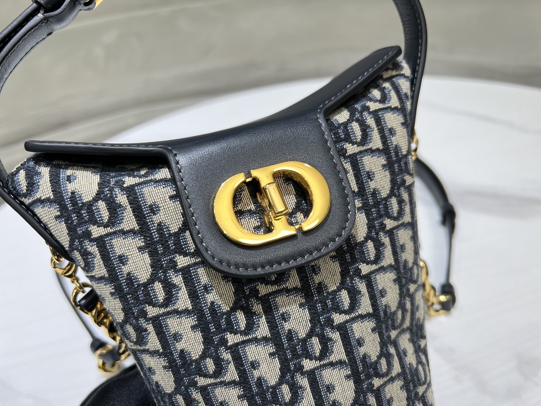 [Top] Christian Dior Cowhide 30 Montaigne Mini Chain Bucket Bag - 17x18x8cm