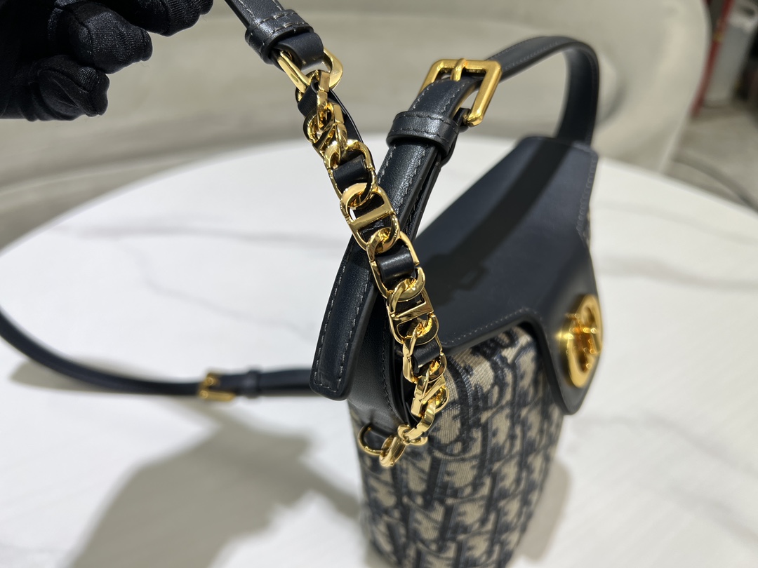 [Top] Christian Dior Cowhide 30 Montaigne Mini Chain Bucket Bag - 17x18x8cm