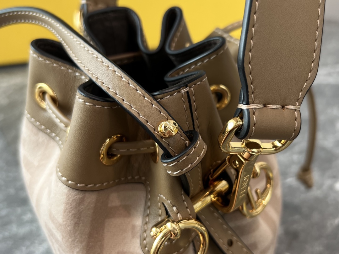 [TOP] FENDI Mon Tresor Calfskin Material Bag  - 18x12x10cm - Brown