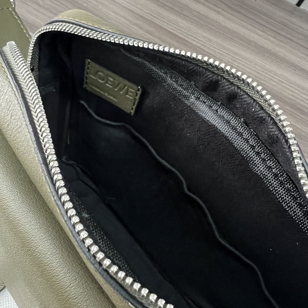 [TOP] LOEWE Military Messenger Bag in Soft Grained Calfskin 24.5x18x10.5cm - Green