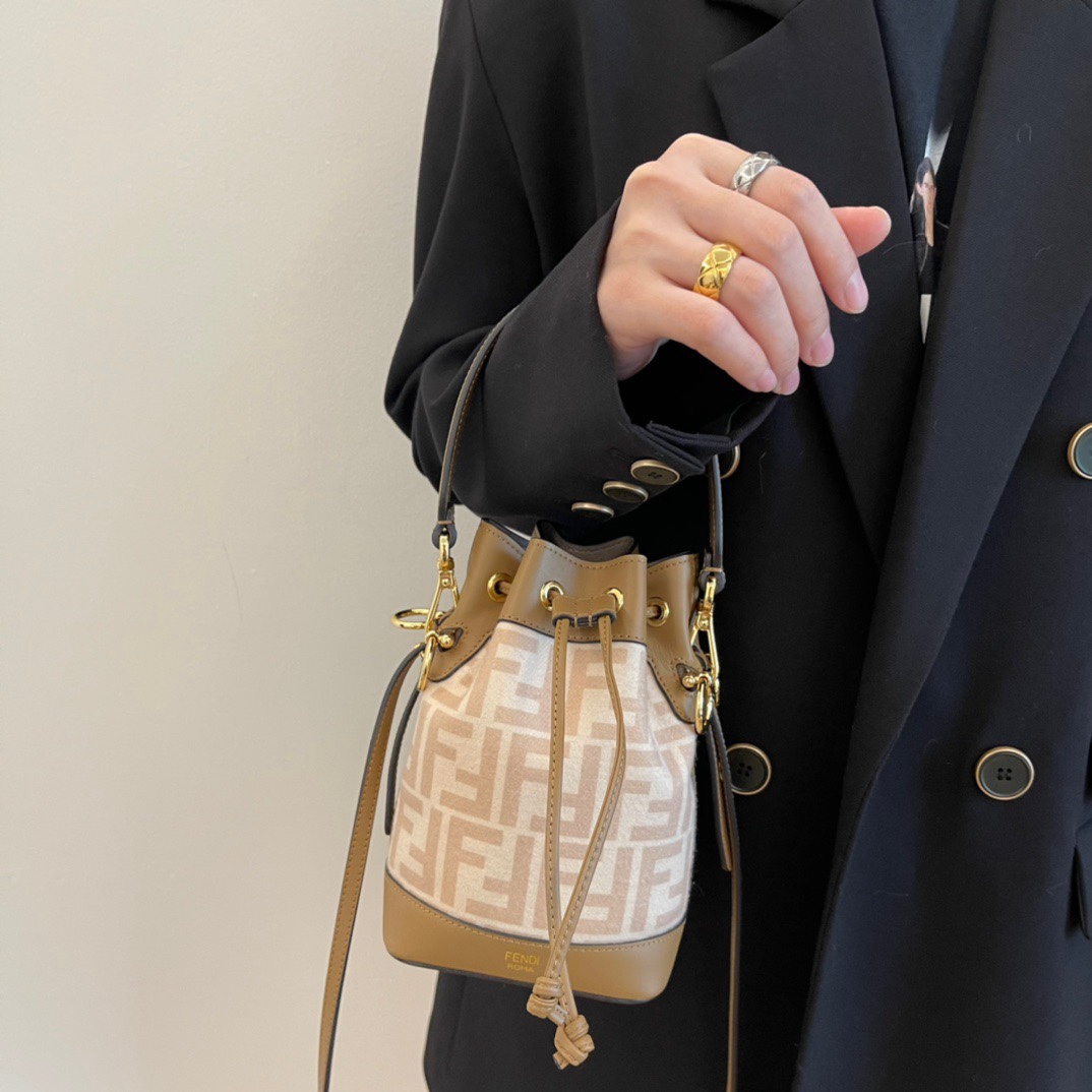 [TOP] FENDI Mon Tresor Calfskin Material Bag  - 18x12x10cm - Brown