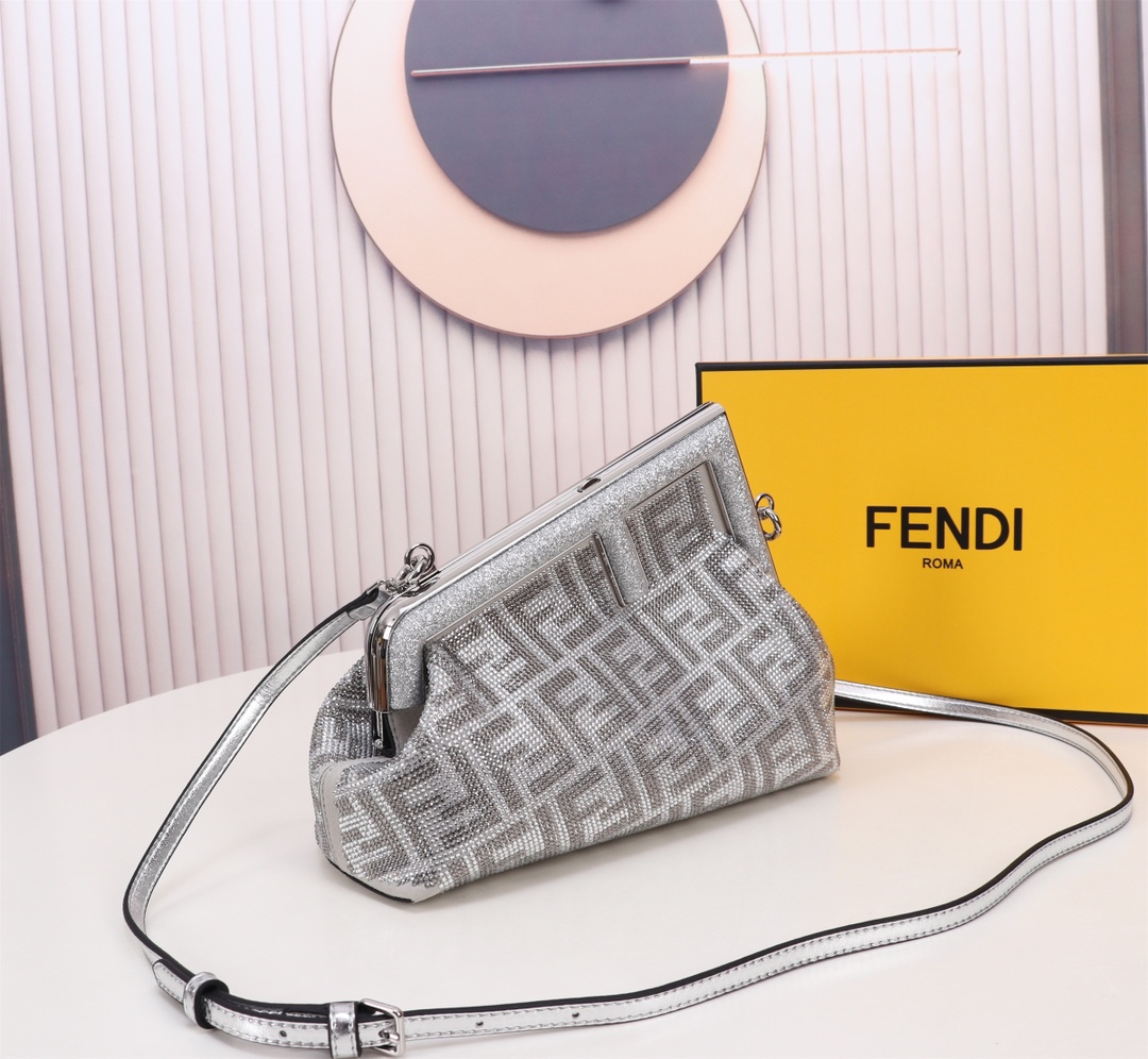 [TOP] FENDI Double FF Diamond First Bags - 26x9.5x18cm