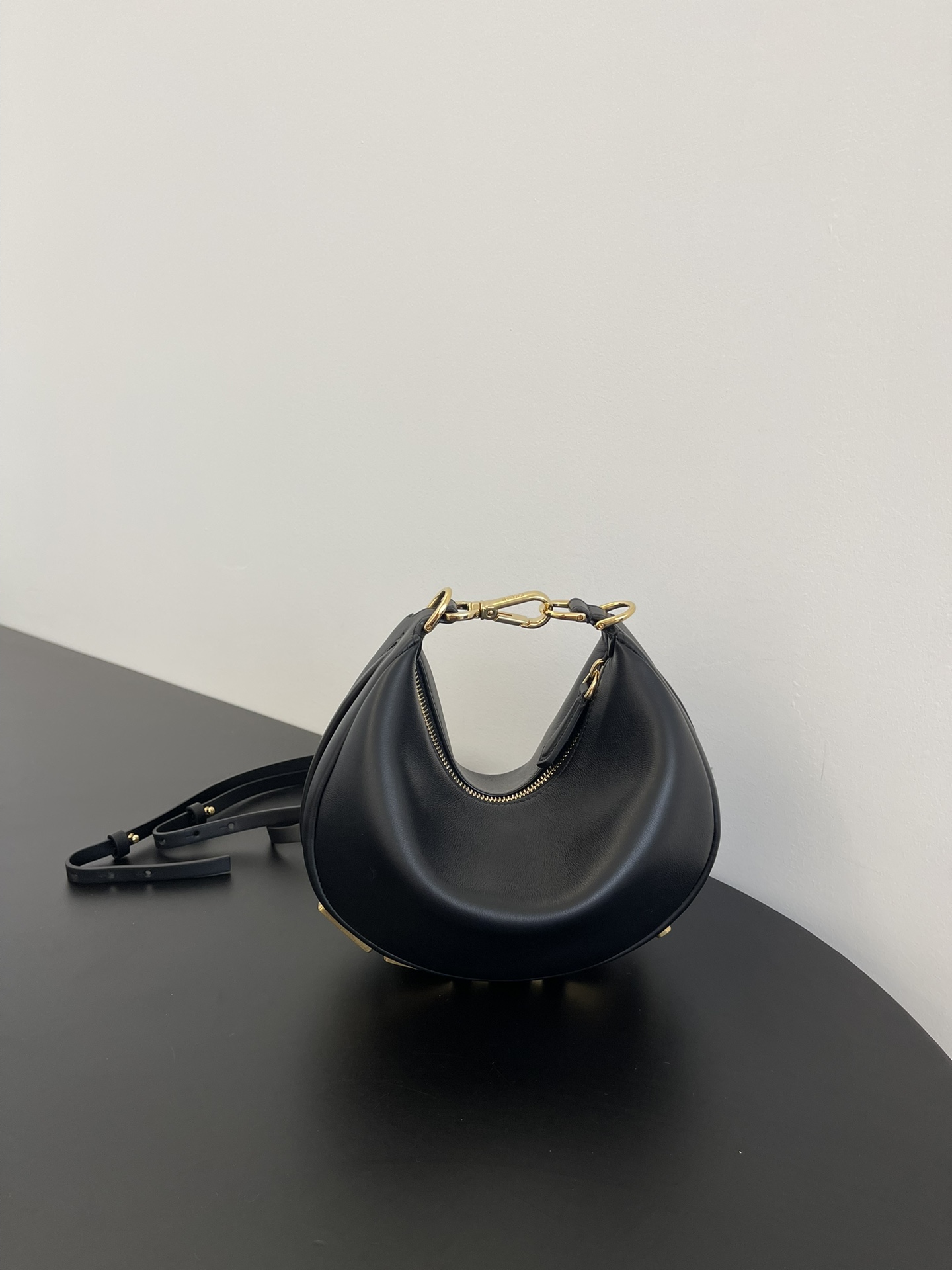 [TOP] FENDI Fendigraphy Bags 20x7.5x13cm - 2 Colors & GHW