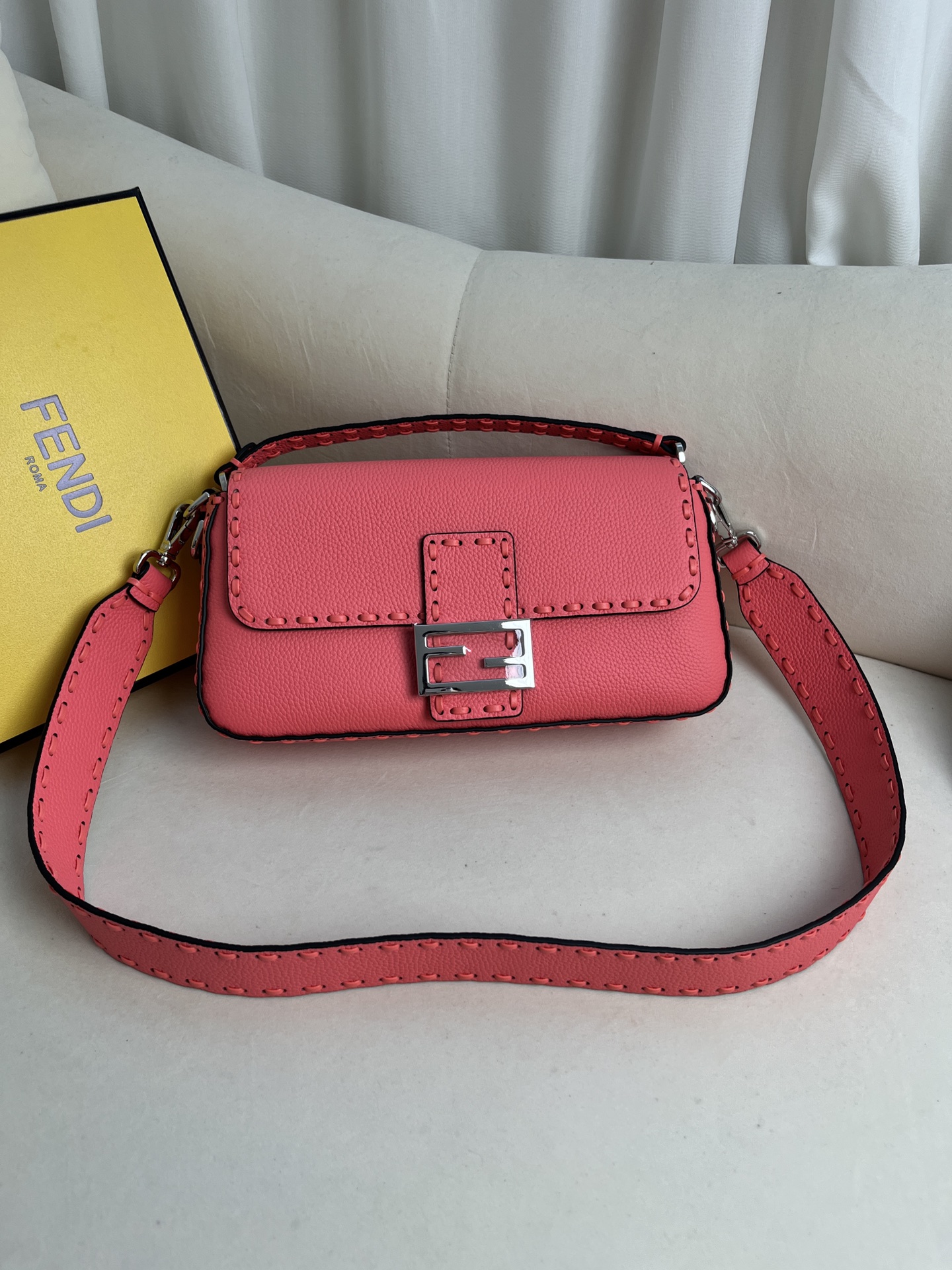 [TOP] FENDI Lychee Baguette Bag - 26x13x6cm - 6 Colors