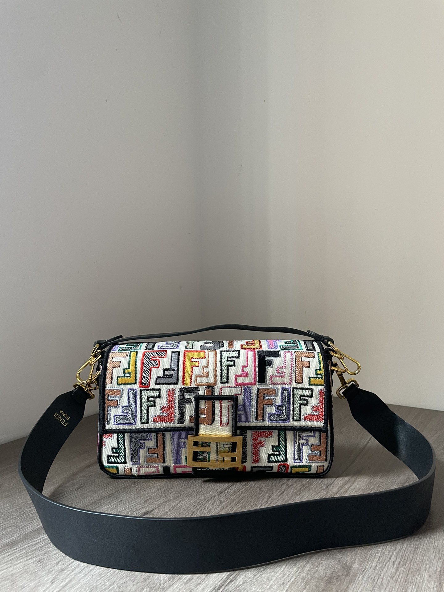 [TOP] FENDI Canvas Baguette Bag - 26x13x6cm