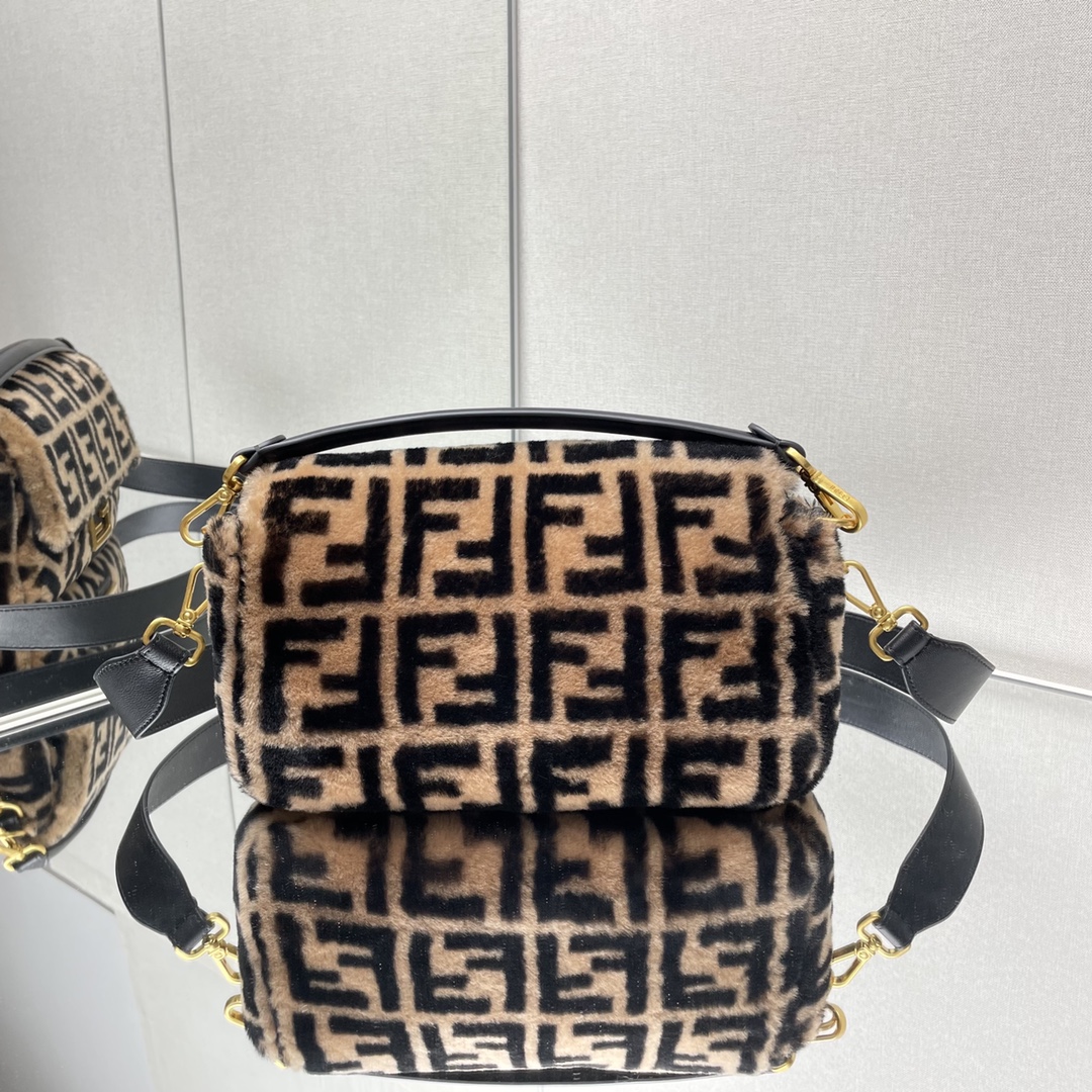 [TOP] FENDI Wool Baguette Bag - 26x13x6cm