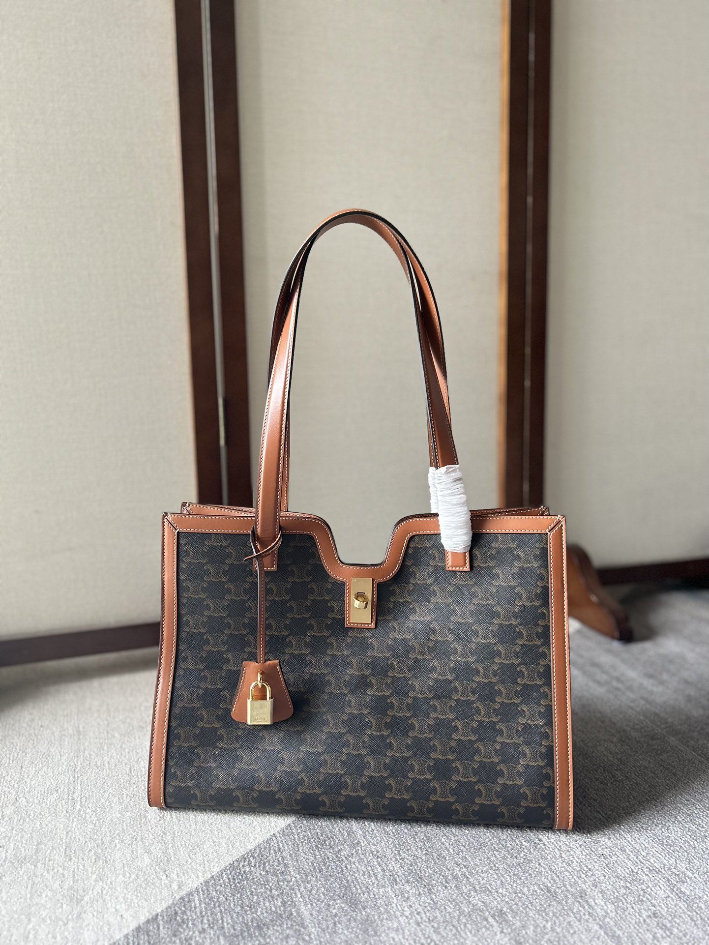 [TOP] CELINE Cabas 16 Tote Bag 37×15×27cm - 2 Color