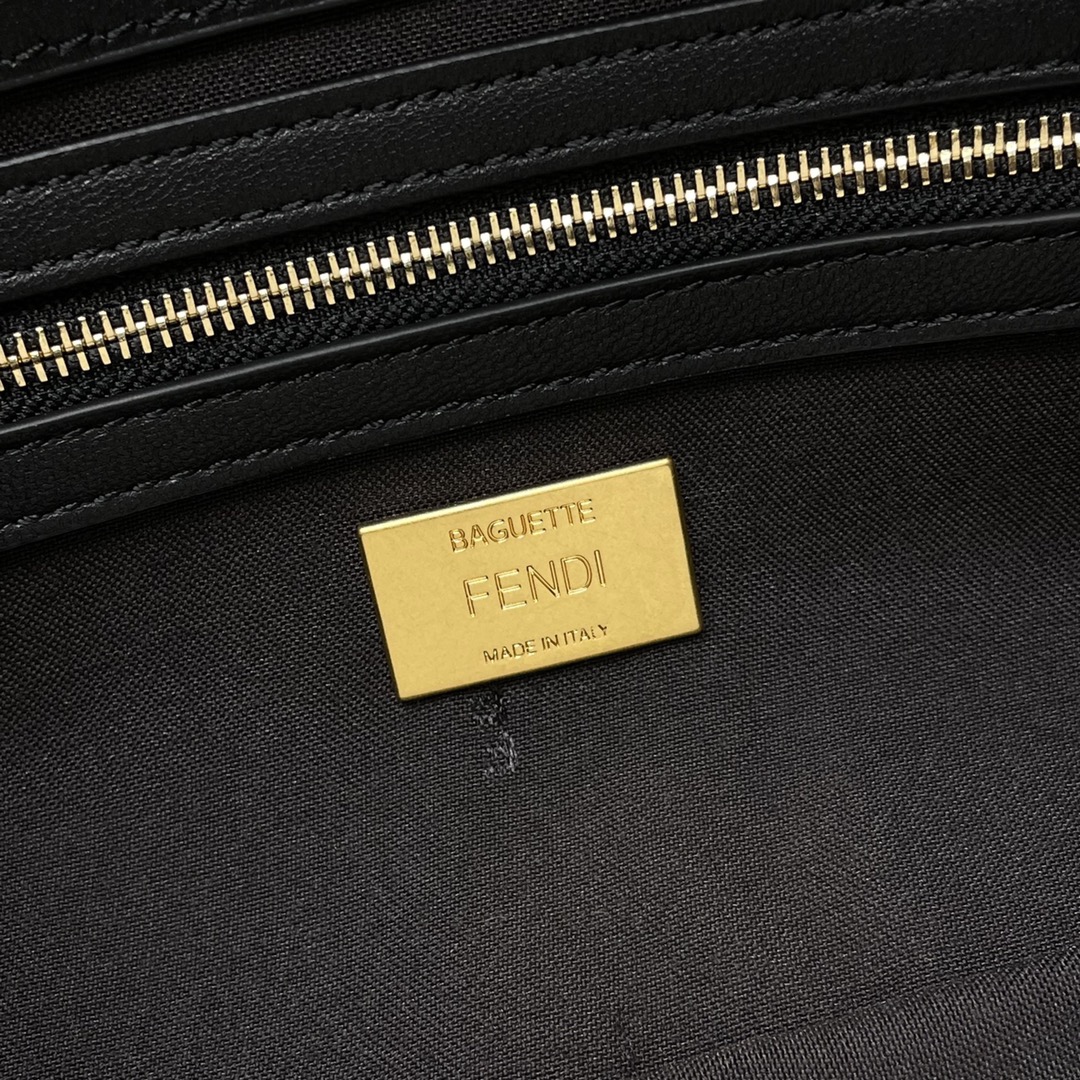 [TOP] FENDI Wool Baguette Bag - 26x13x6cm