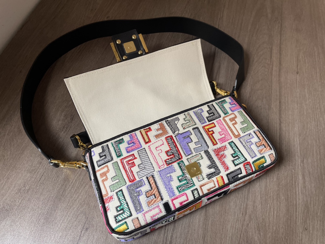 [TOP] FENDI Canvas Baguette Bag - 26x13x6cm
