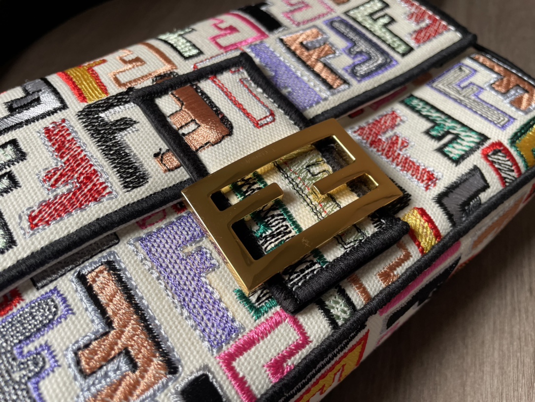 [TOP] FENDI Canvas Baguette Bag - 26x13x6cm