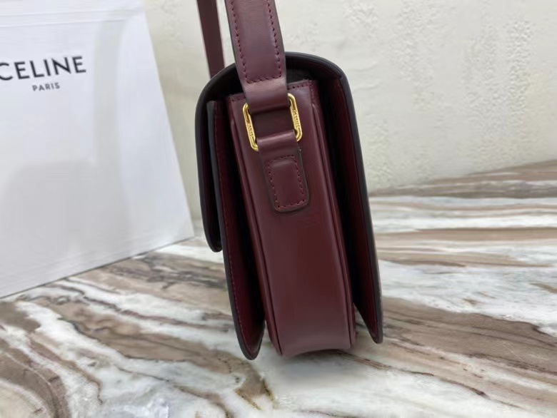 [TOP] CELINE Triomphe Shoulder Bag 22-16-6 cm - Claret