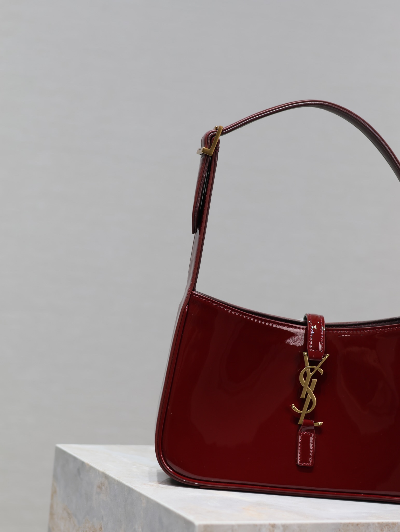 [TOP] Yves Saint Laurent YSL Patent Leather Le 5A7 Bag 25X14X6cm - Jujube Red&GHW