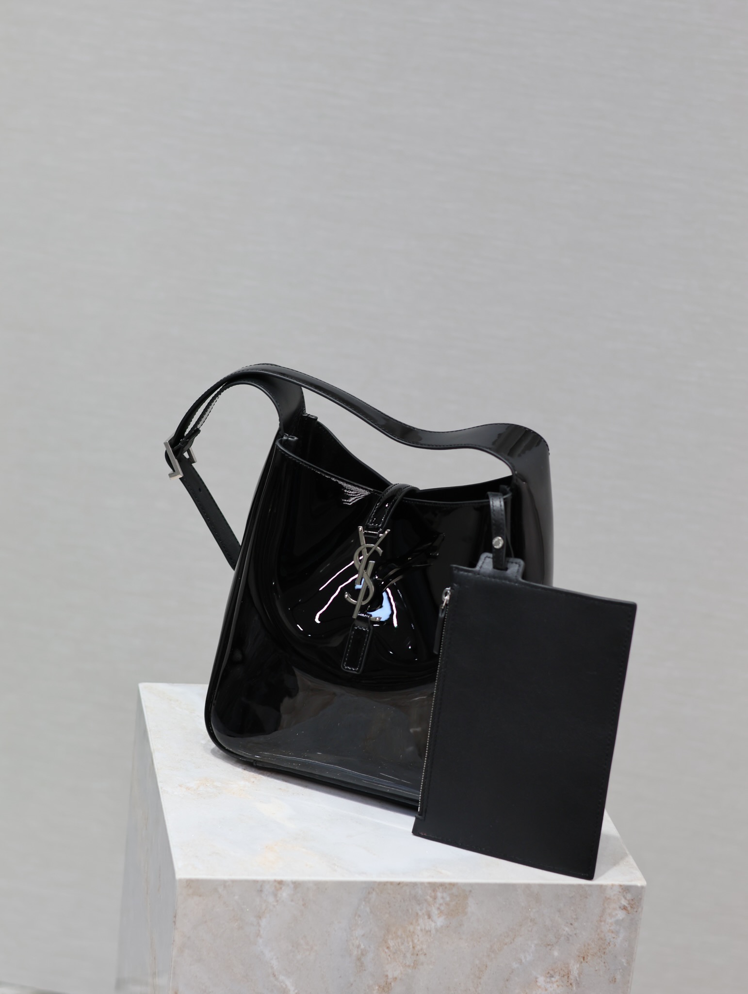 [TOP] Yves Saint Laurent YSL Patent Leather Le 5A7 Bag 23×22×8.5cm - Black&SHW