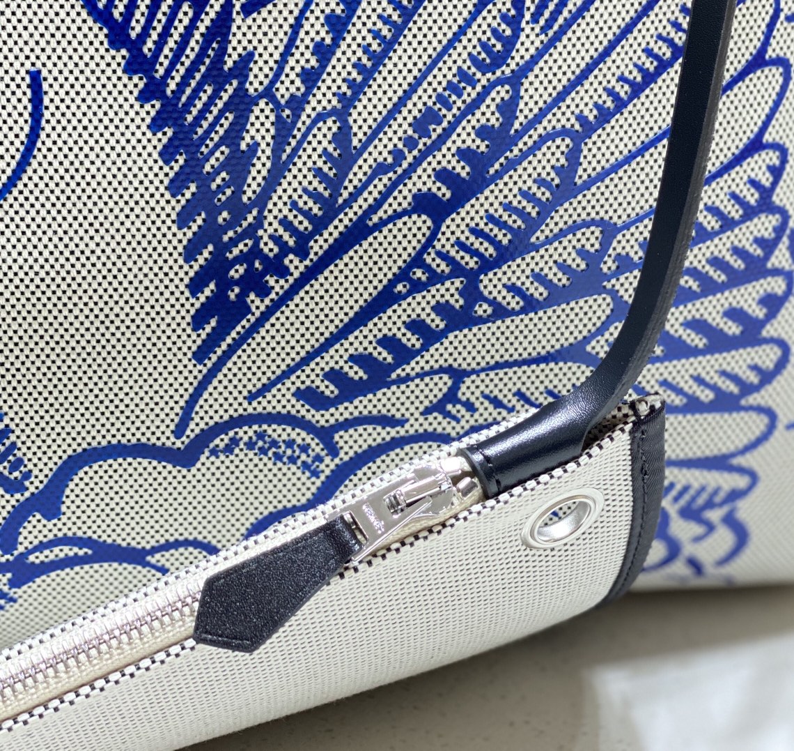 [TOP] HERMES Herbag Zip Handbag 31cm - Blue&SHW