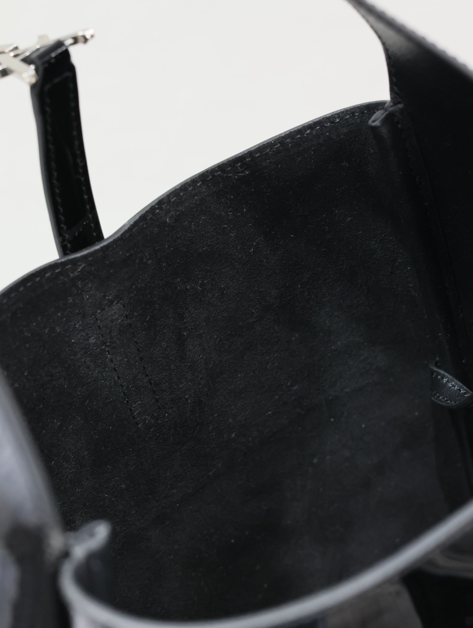 [TOP] Yves Saint Laurent YSL Patent Leather Le 5A7 Bag 23×22×8.5cm - Black&SHW