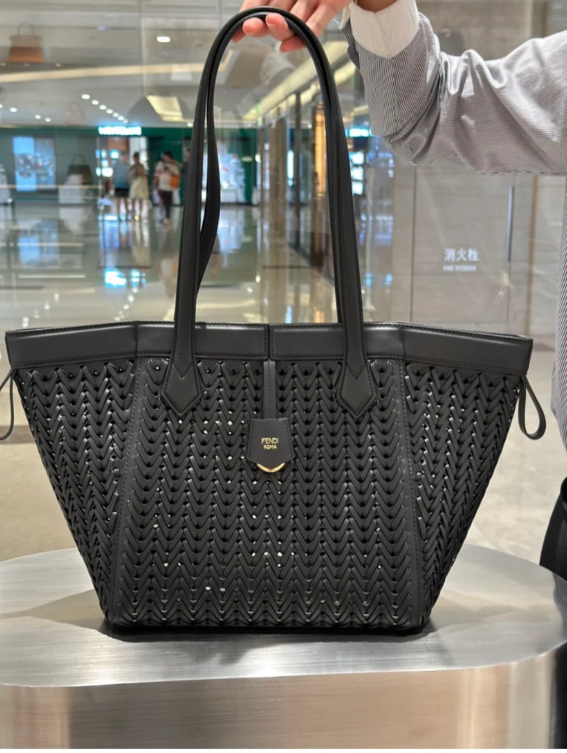 [TOP] FENDI Handmade Woven Bags - 27 x27 x16.5 - Black