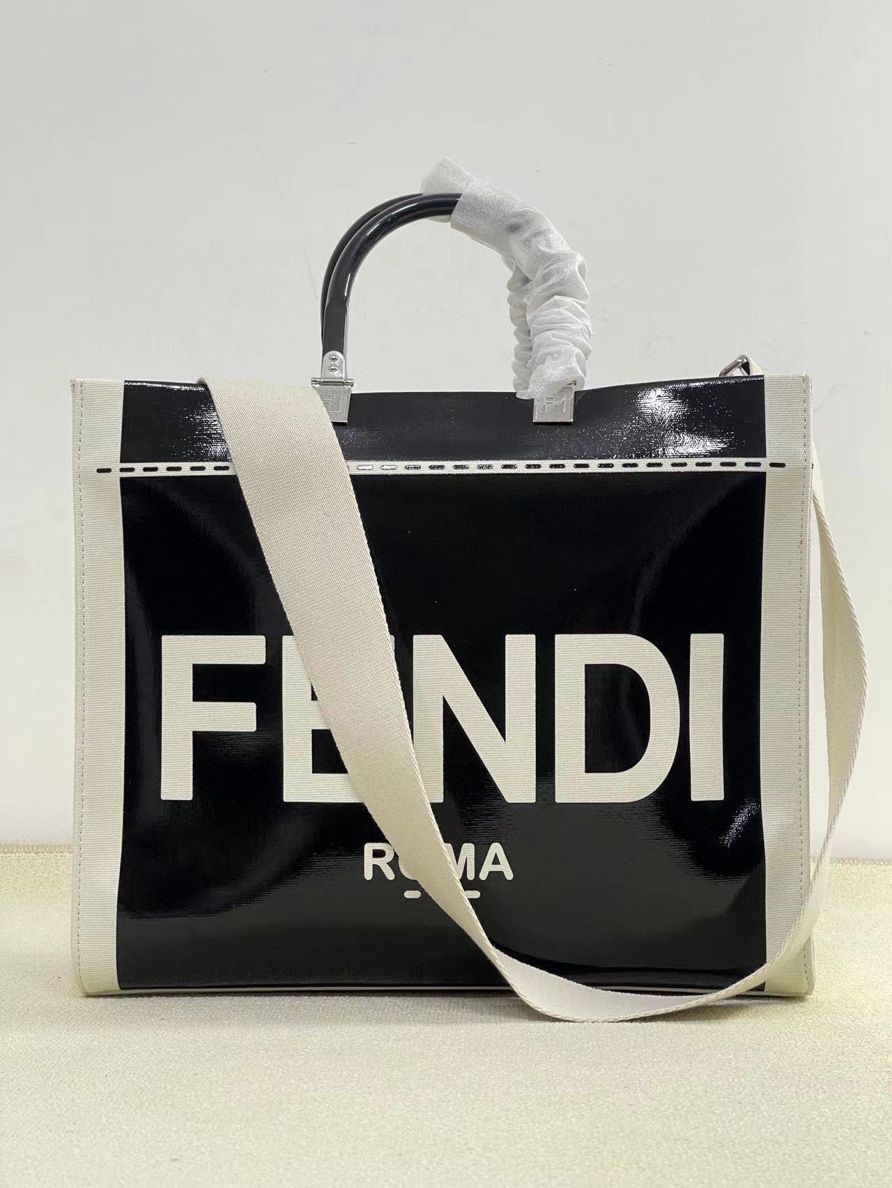 [TOP] FENDI Natural Canvas Bottom Material Sunshine Tote Bags 35x31x17cm - Black