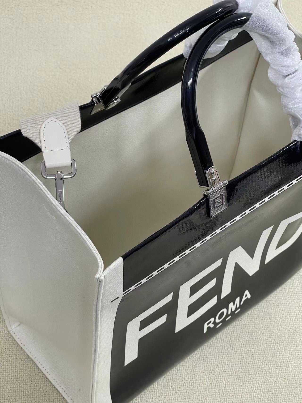 [TOP] FENDI Natural Canvas Bottom Material Sunshine Tote Bags 35x31x17cm - Black