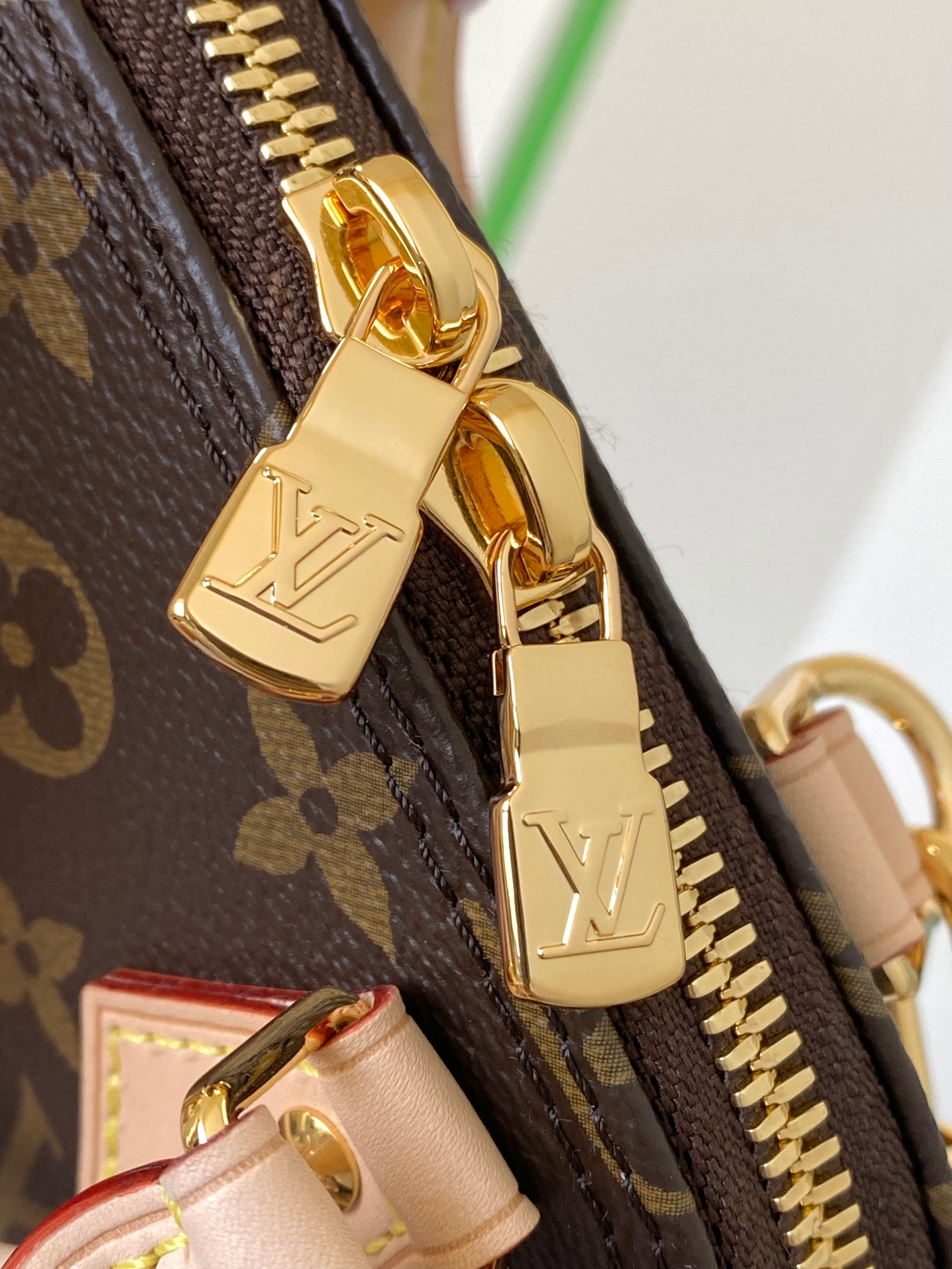 [TOP] Louis Vuitton LV New Launch Mini Nano Alma Bag - 18x12x8cm- Brown