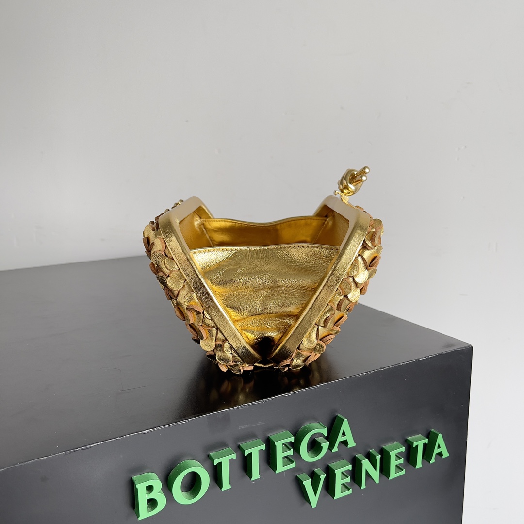 [TOP] Bottega Veneta BV BV Knot Weave Evening Bag 20.5 CM