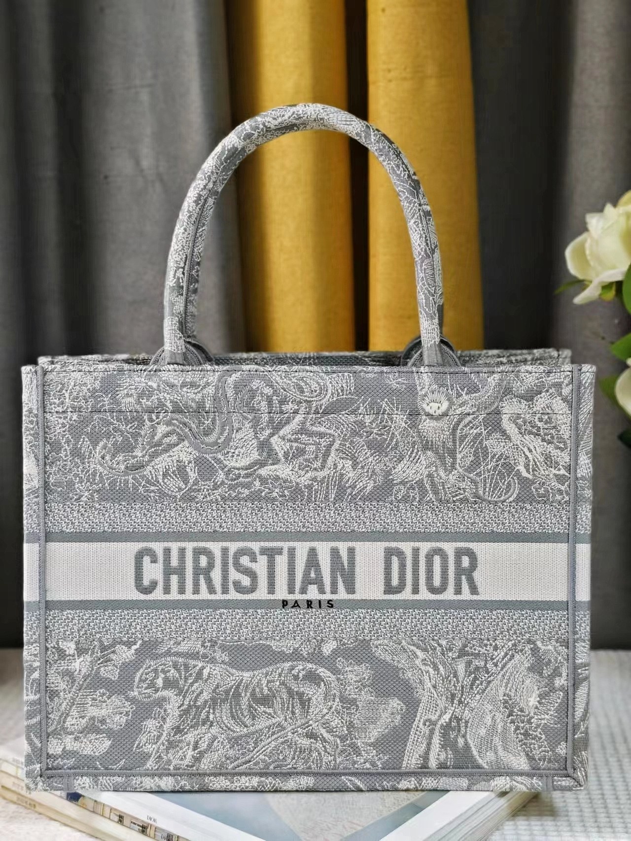 [TOP] Christian Dior Tiger Embroidery Pattern Tote Handbags 36cm/41cm - 2 Sizes