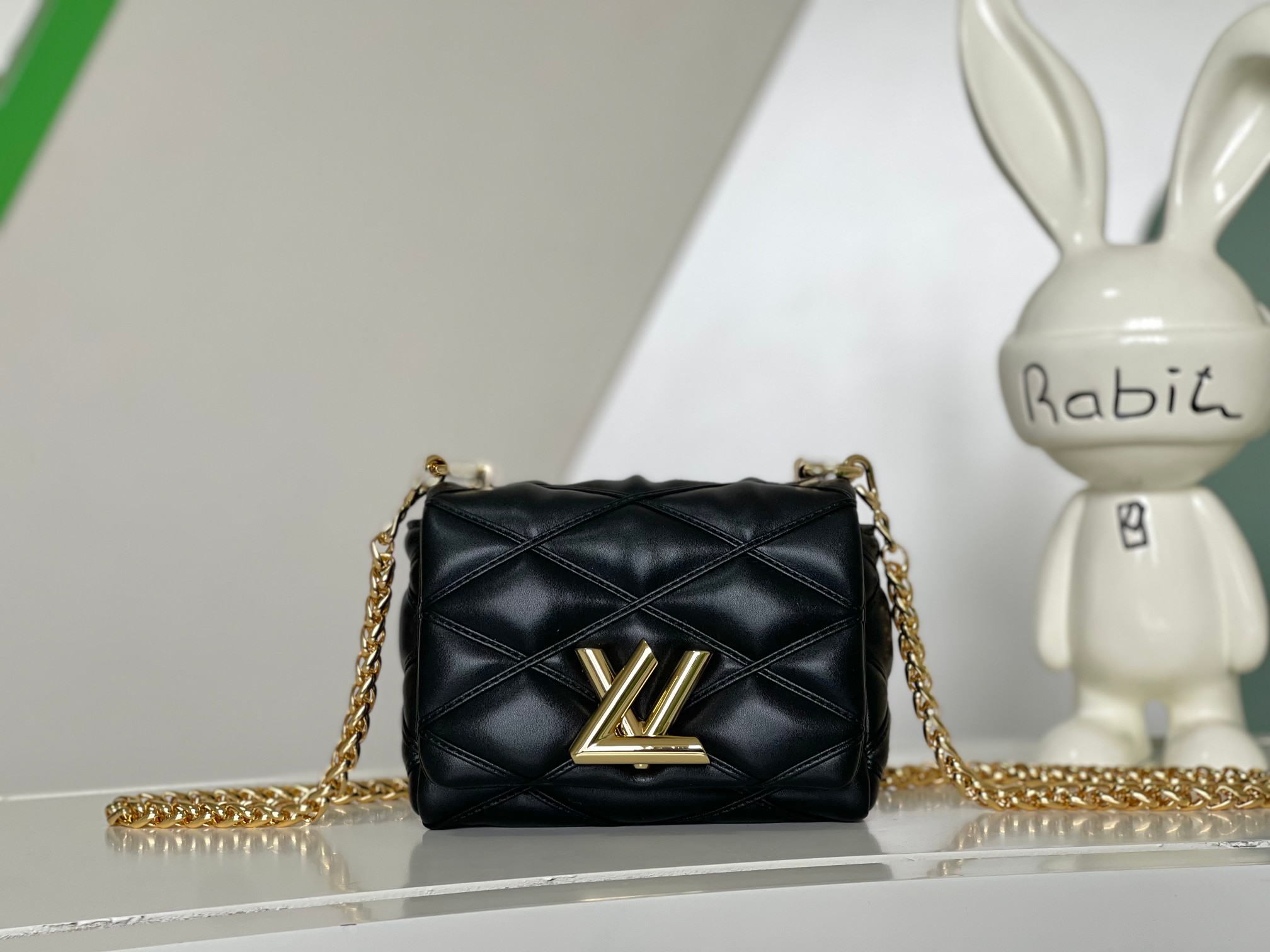 [TOP] Louis Vuitton LV Malletage Sheep Leather Twist Bag 15x10x6.5cm- 4 Colors&GHW