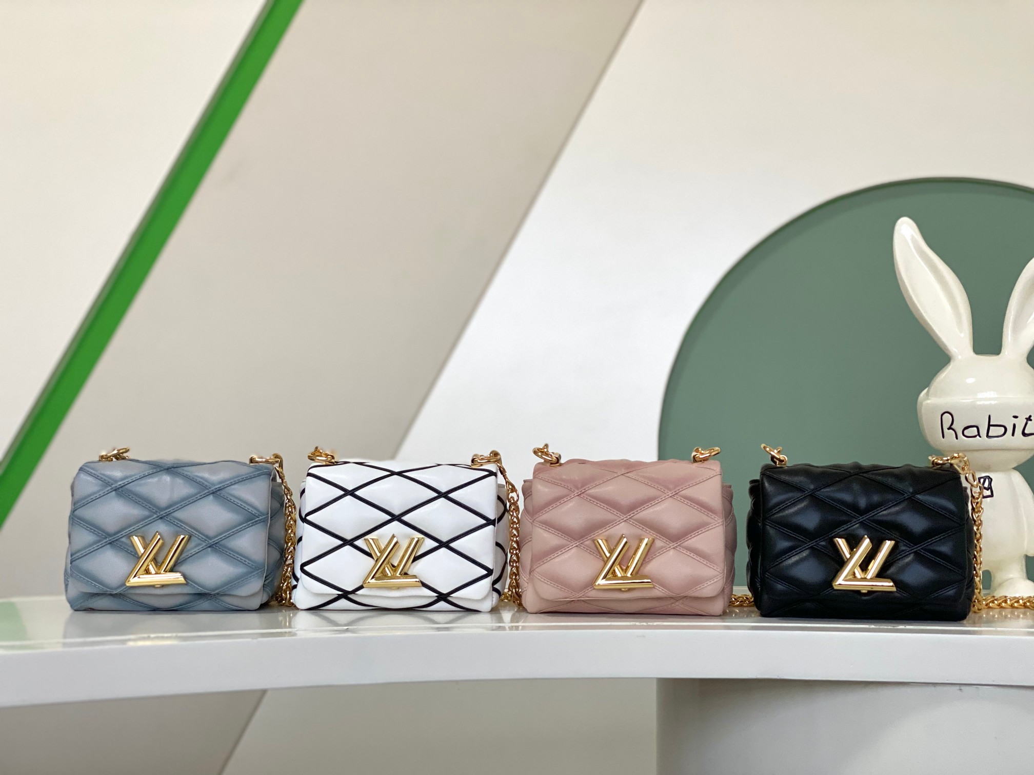 [TOP] Louis Vuitton LV Malletage Sheep Leather Twist Bag 15x10x6.5cm- 4 Colors&GHW