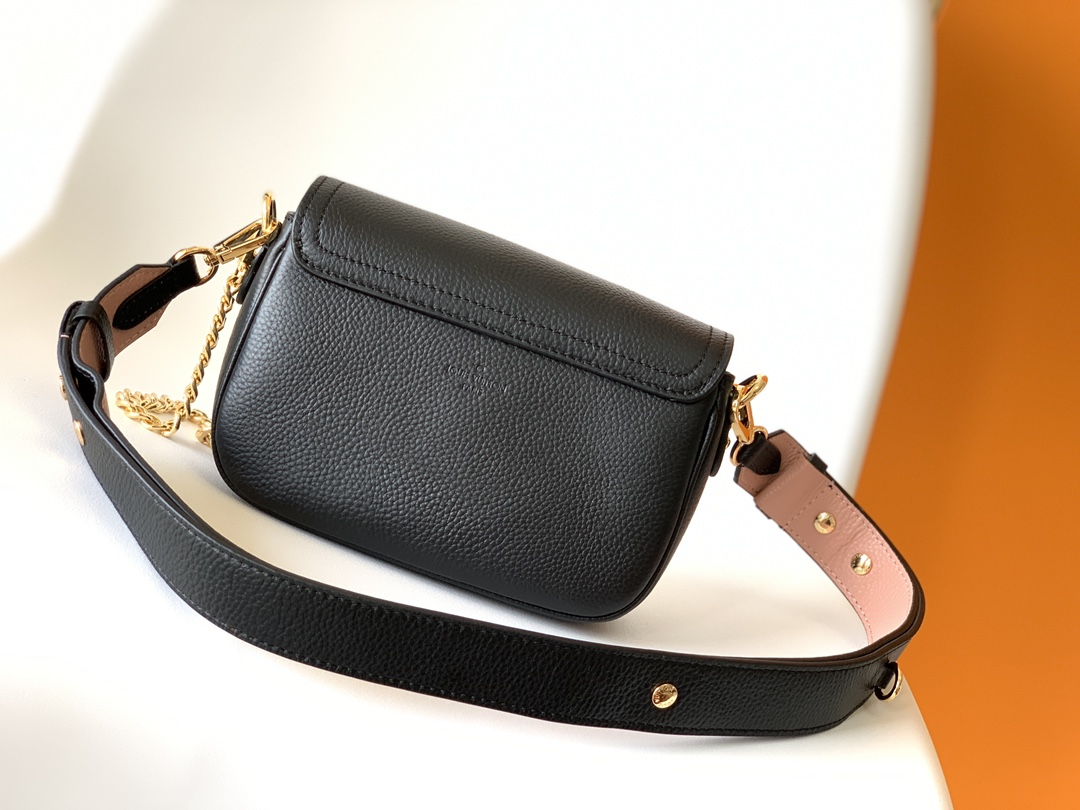 [TOP] Louis Vuitton LV L*V Lock Me Tender - 7 Colors - 19x13x8cm