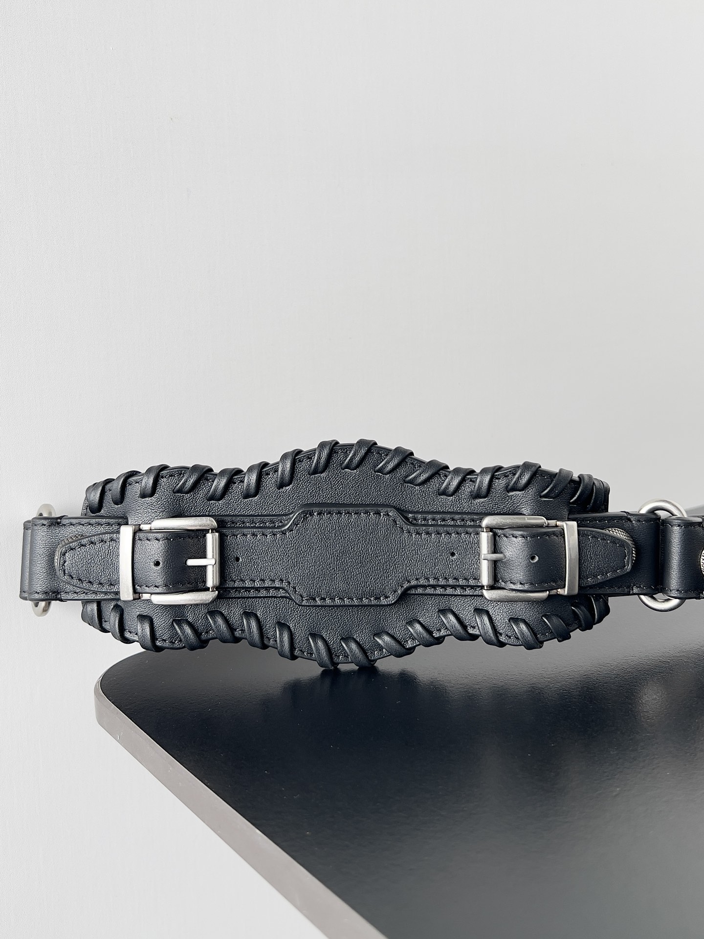 [TOP] BALENCIAGA Le Cagole Series Handbags Calfskin 25.9 CM - Black