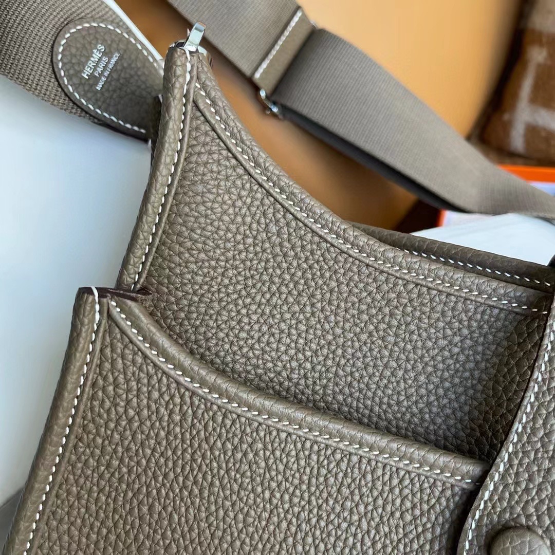 [TOP] HERMES Clemence Tc Leather Evelyne Bags 28cm - 10 Colors