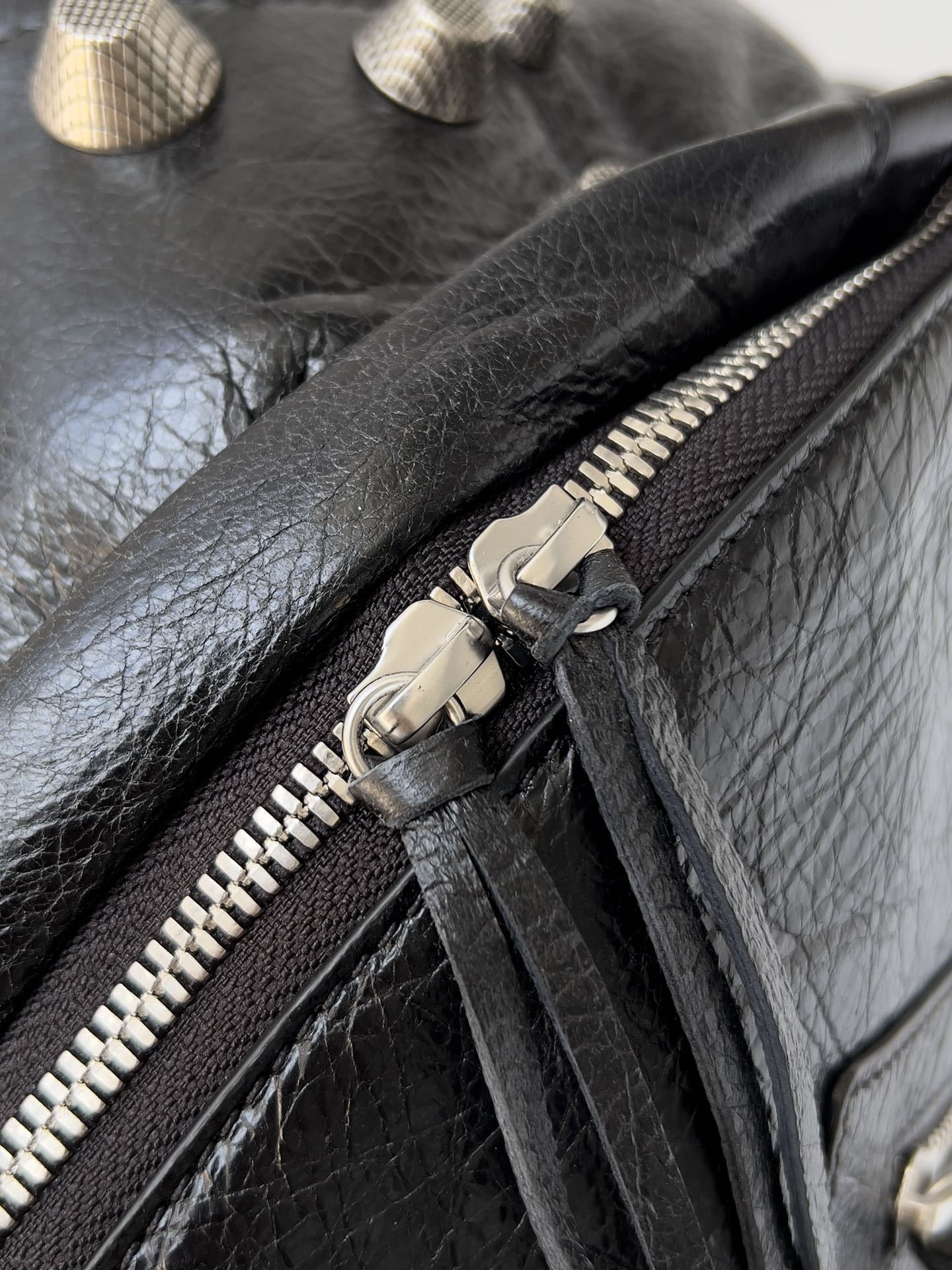 [TOP] BALENCIAGA Rivet Schoolbag Sheepskin Material  45.9 CM - Black