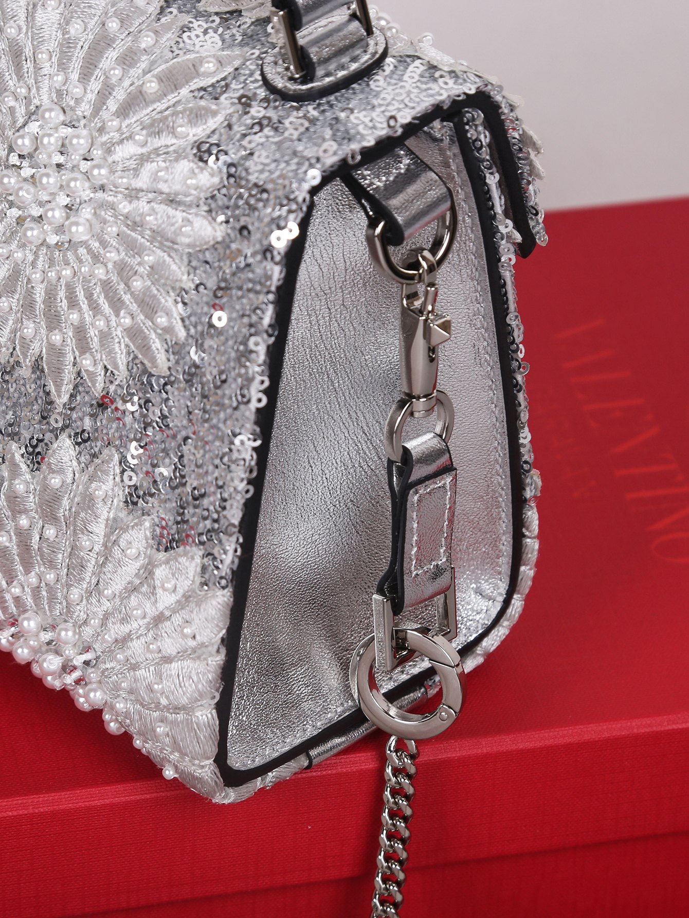 [TOP] VALENTINO Garavani VSLING Bag with Embroidery & Crystal Embellishment Mini 19x13x9cm - Silver