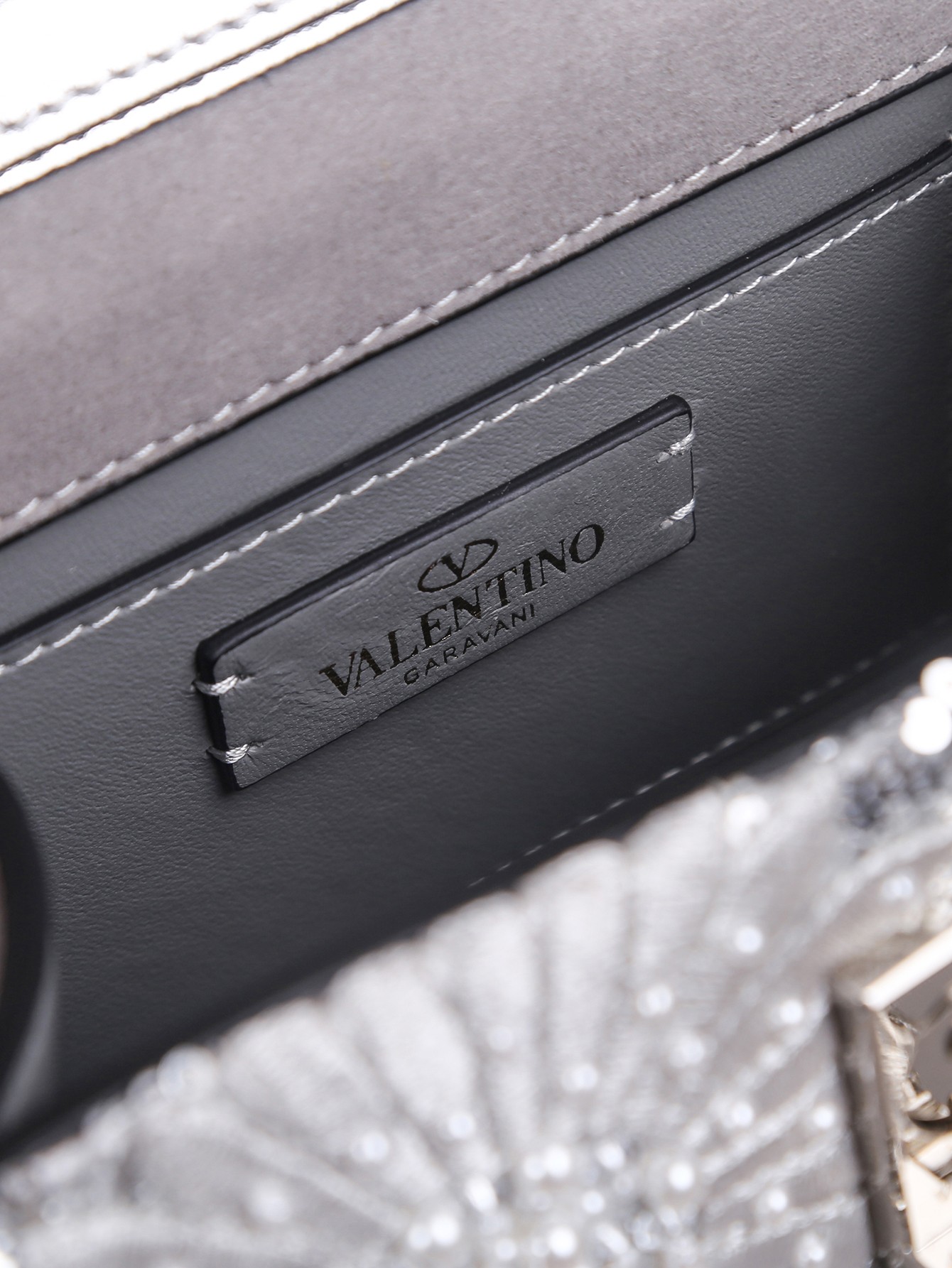 [TOP] VALENTINO Garavani VSLING Bag with Embroidery & Crystal Embellishment Mini 19x13x9cm - Silver