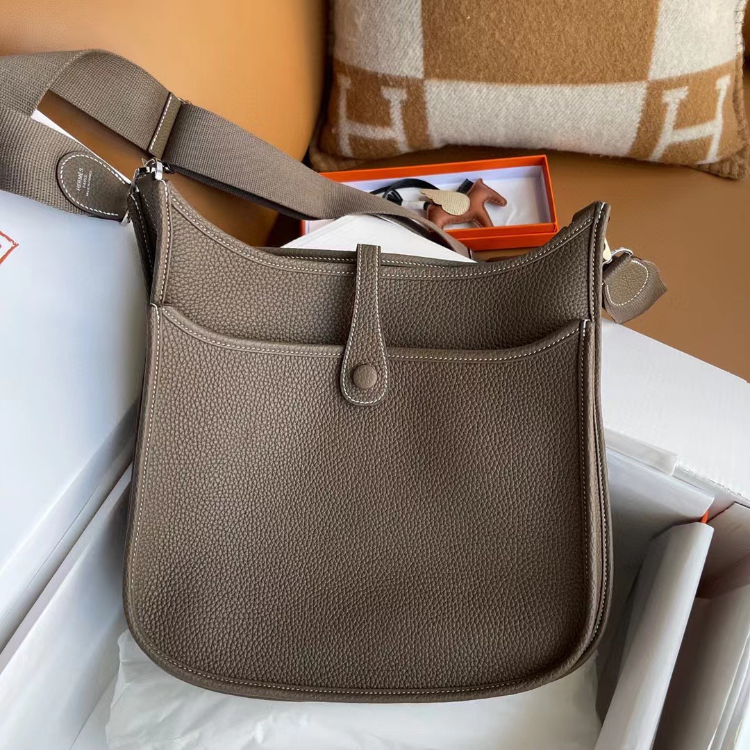 [TOP] HERMES Clemence Tc Leather Evelyne Bags 28cm - 10 Colors