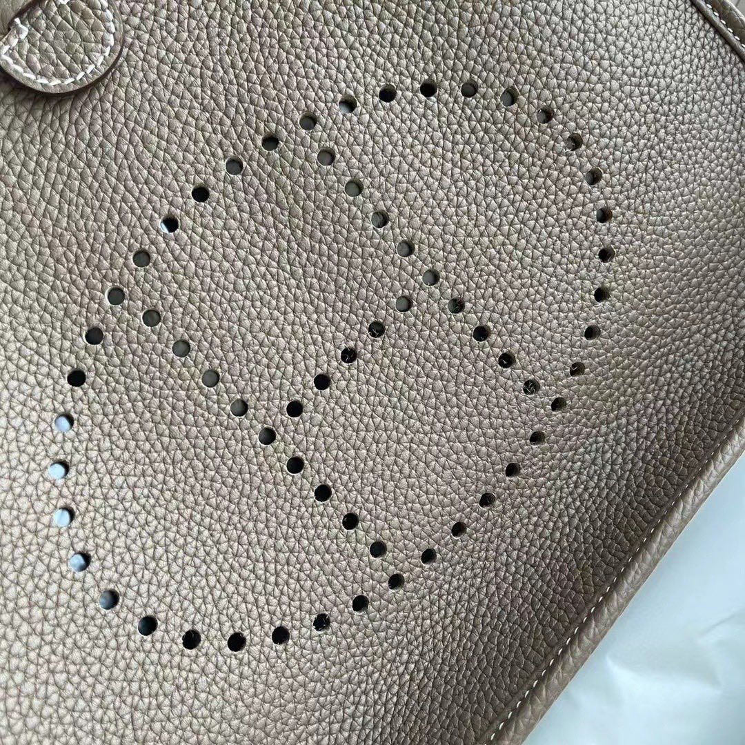 [TOP] HERMES Clemence Tc Leather Evelyne Bags 28cm - 10 Colors