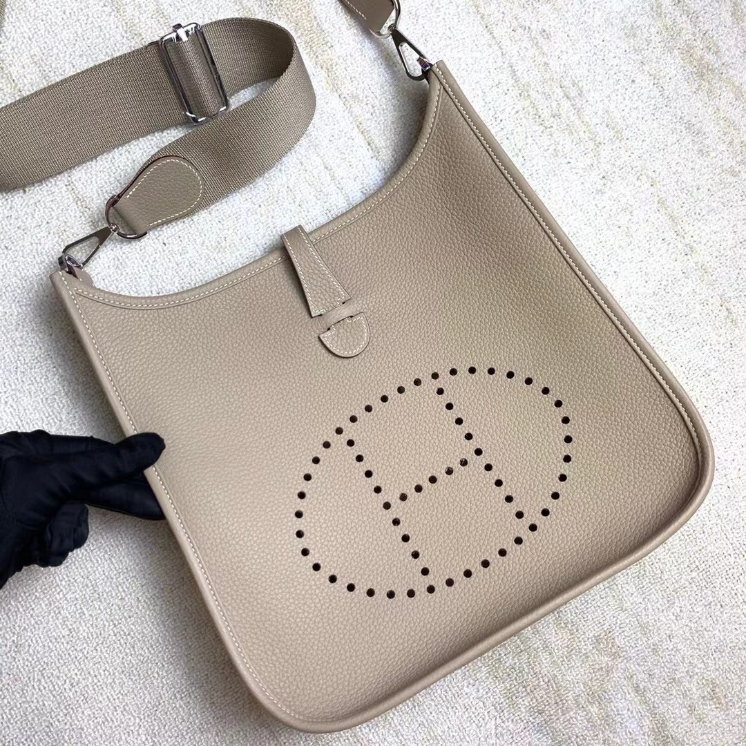 [TOP] HERMES Clemence Tc Leather Evelyne Bags 28cm - 10 Colors