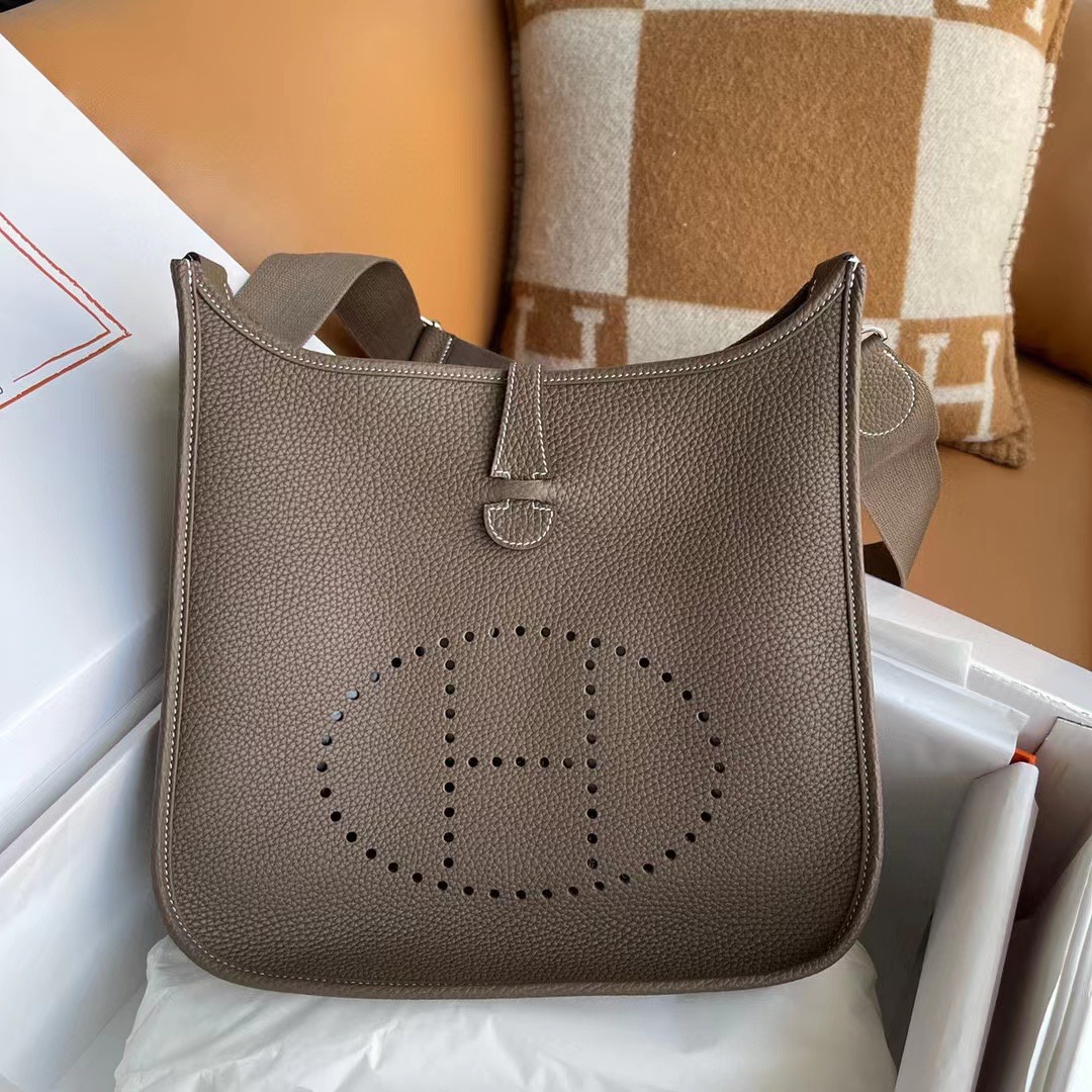 [TOP] HERMES Clemence Tc Leather Evelyne Bags 28cm - 10 Colors