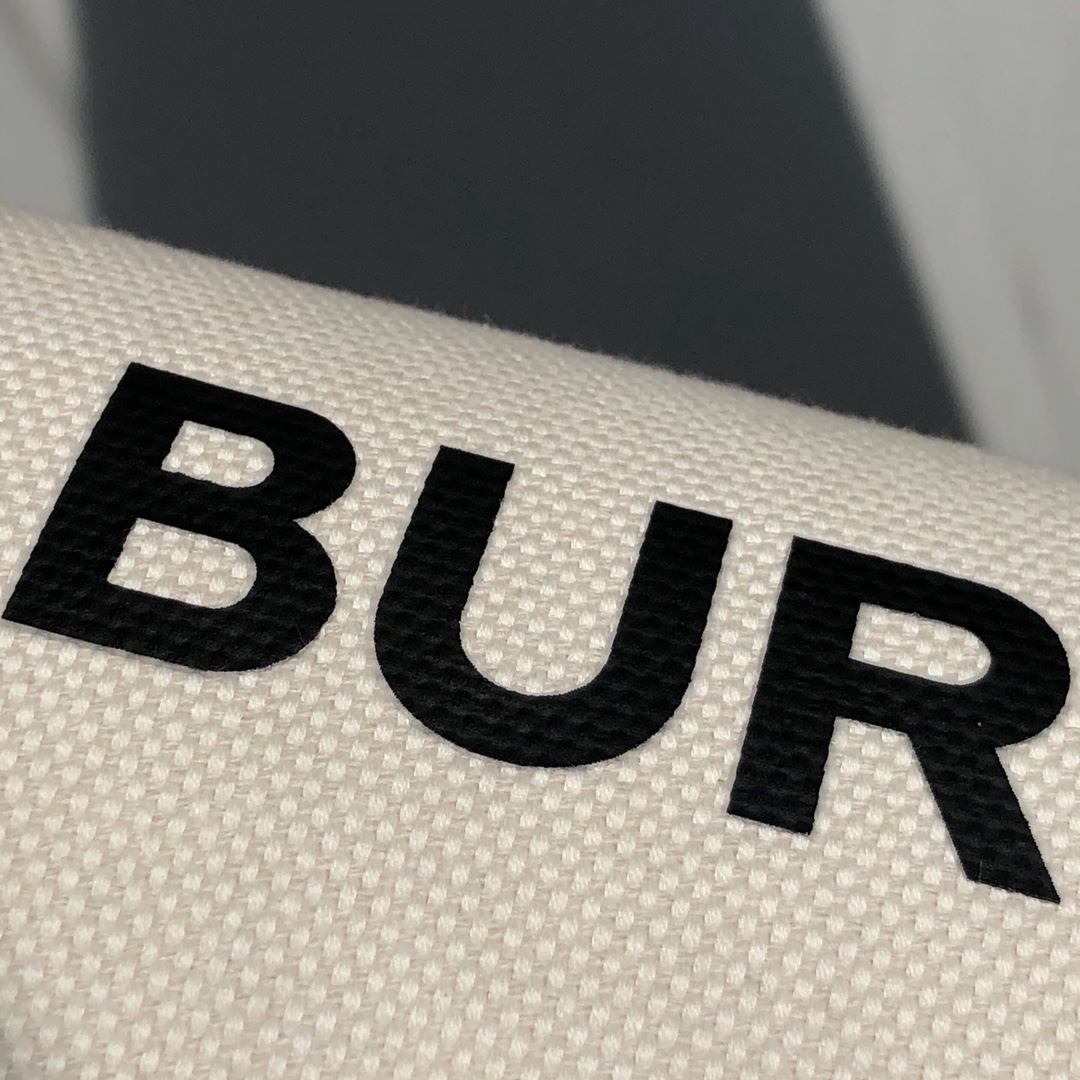 [TOP] BURBERRY Note Bag Canvas & Cowhide with Letters Logo 25 x 8.5 x 18cm - White