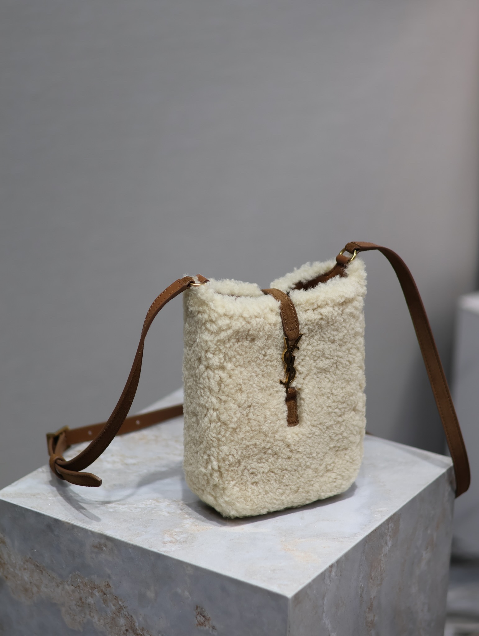 [TOP] Yves Saint Laurent YSL Lamb's Wool Mini Le 5A7 Bag 18×13.5×3.5cm - Beige&GHW
