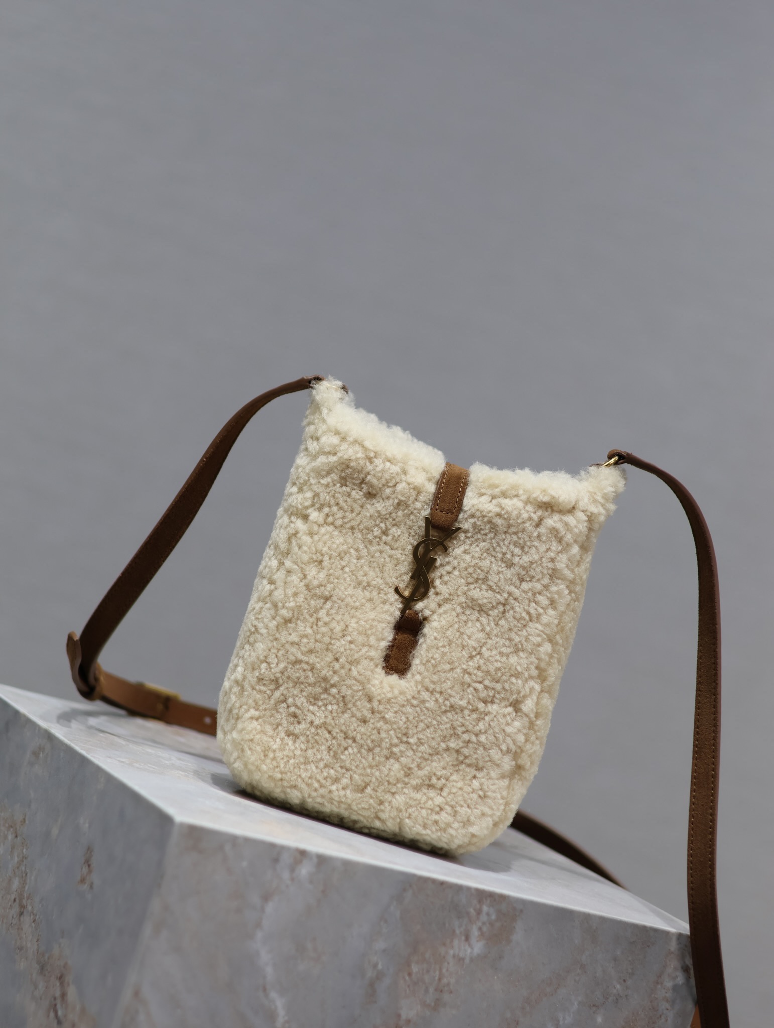 [TOP] Yves Saint Laurent YSL Lamb's Wool Mini Le 5A7 Bag 18×13.5×3.5cm - Beige&GHW