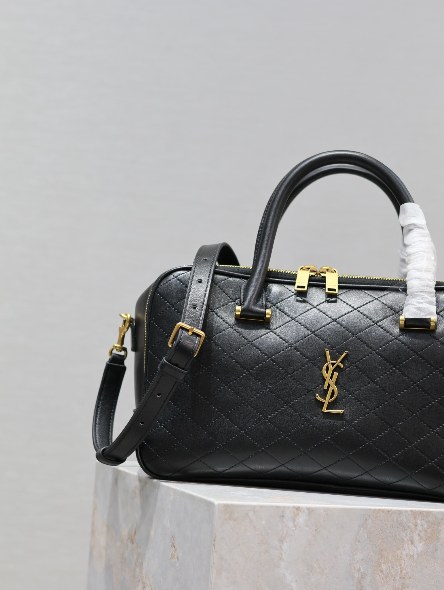 [TOP] Yves Saint Laurent YSL New Liya Retro Luggage Bag 31x16x13cm - Black&GHW