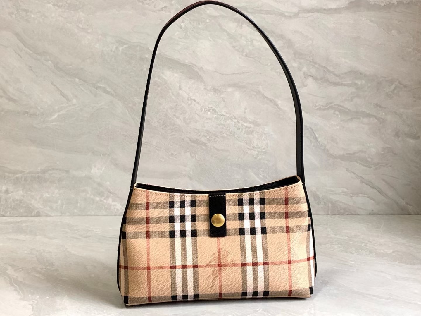 [TOP] BURBERRY Underarm Bag Calfskin 26x7x16cm - Beige