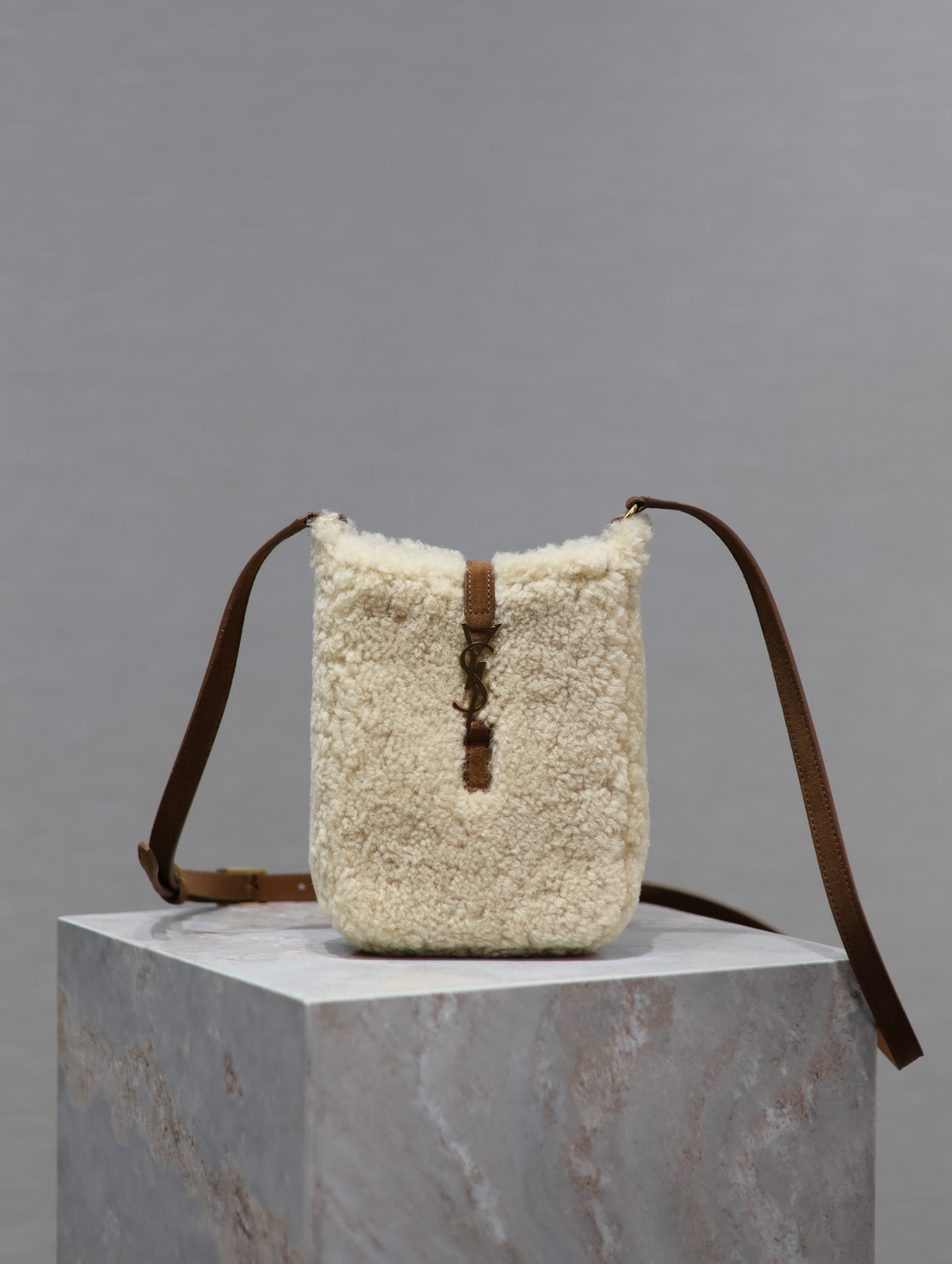 [TOP] Yves Saint Laurent YSL Lamb's Wool Mini Le 5A7 Bag 18×13.5×3.5cm - Beige&GHW