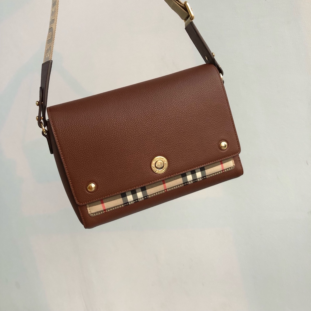 [TOP] BURBERRY Note Bag Grained Calfskin with Vintage Checko 25 x 9 x 18cm - 2 Color