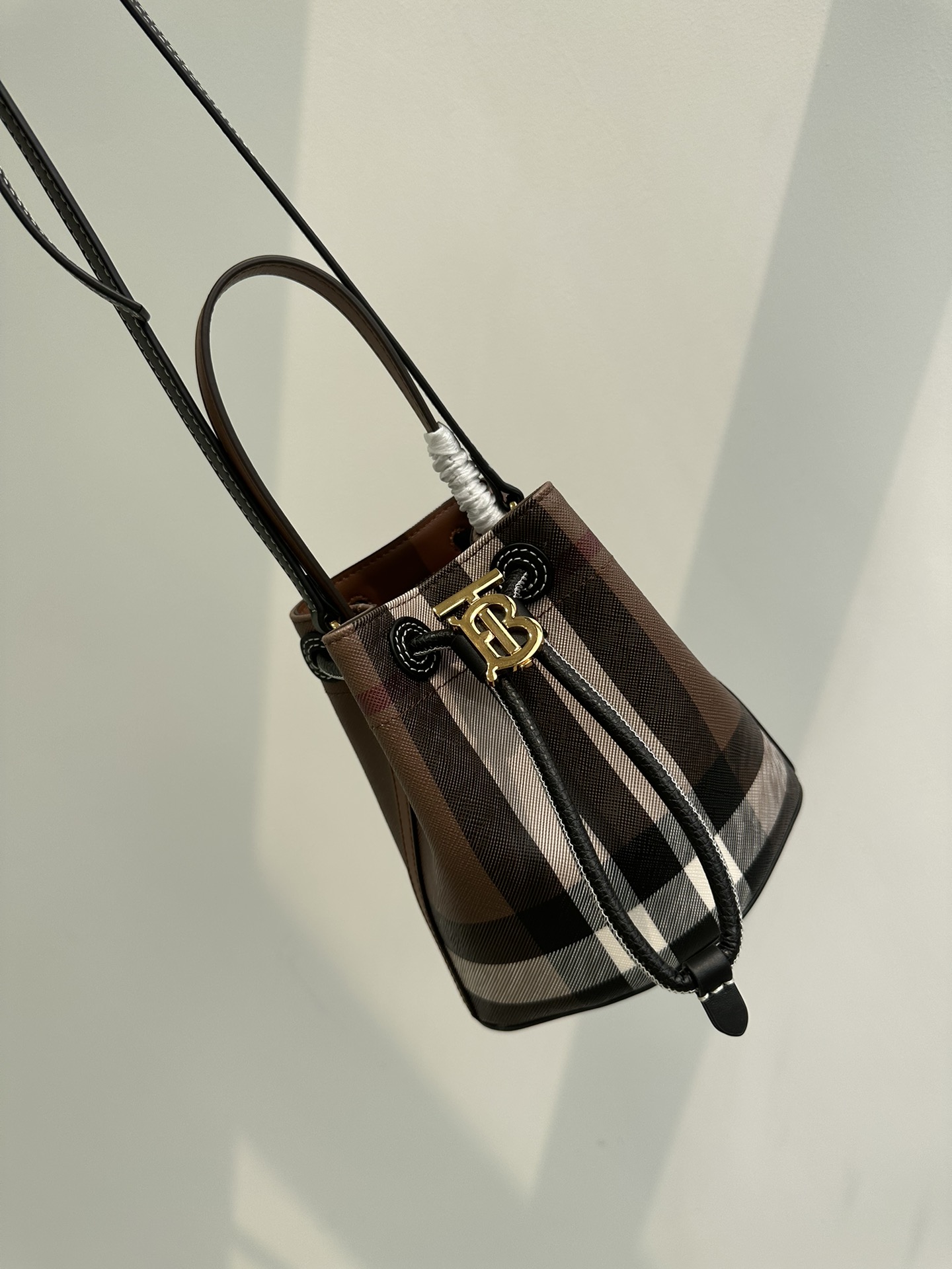 [TOP] BURBERRY TB Metal Bucket Bag Plaid 18.5X16.5X11cm - Black