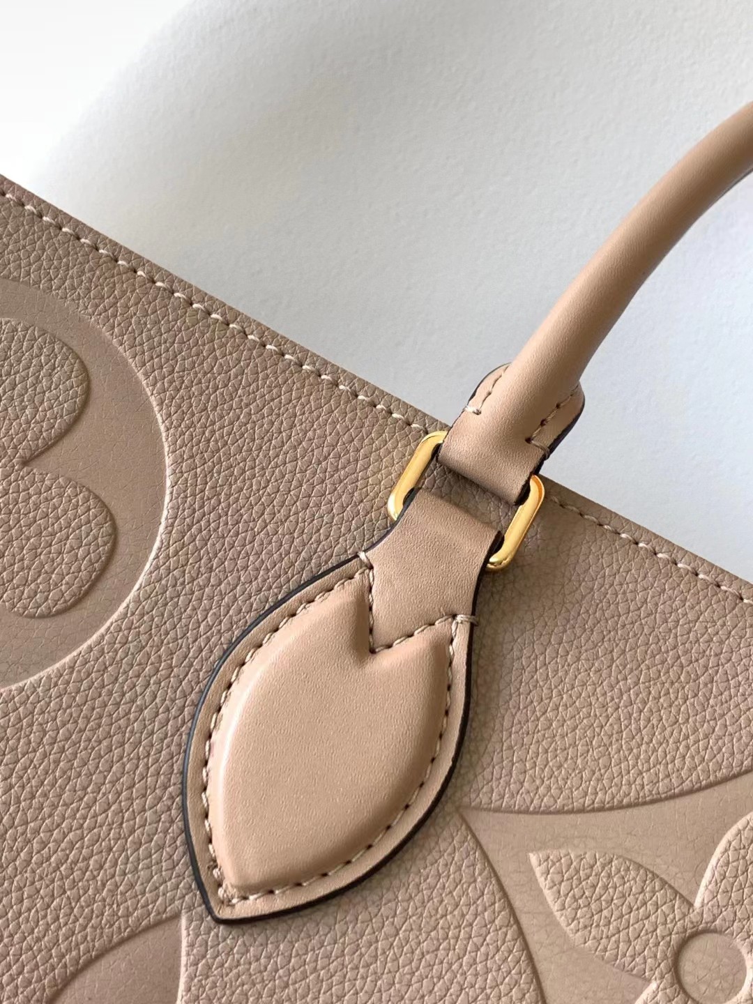 [TOP] Louis Vuitton LV On The Go Bag 41cm-Dark Beige