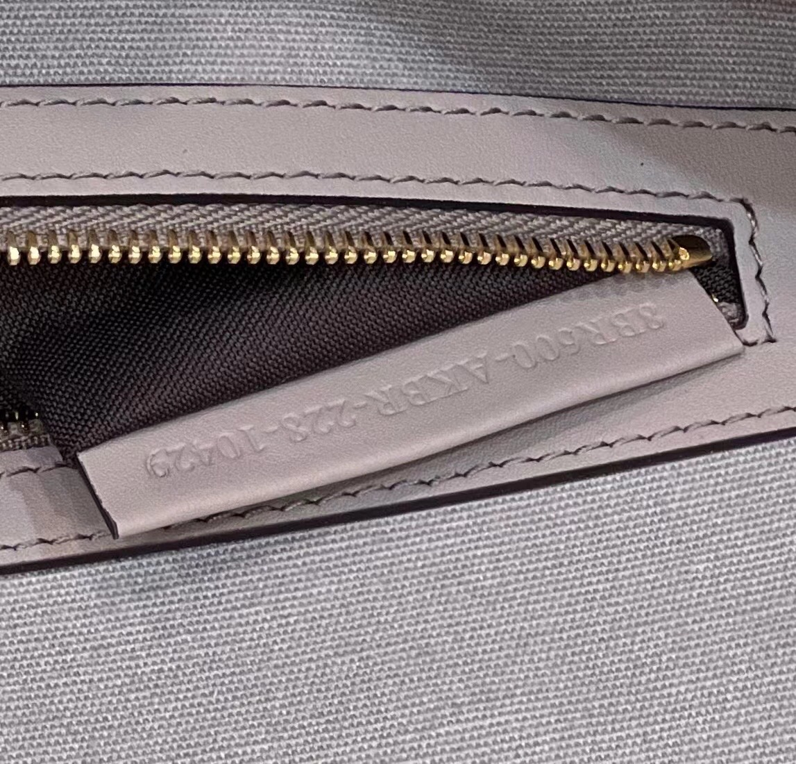 [TOP] FENDI Canvas Baguette Bag - 27×6×14cm - Light Grey&GHW