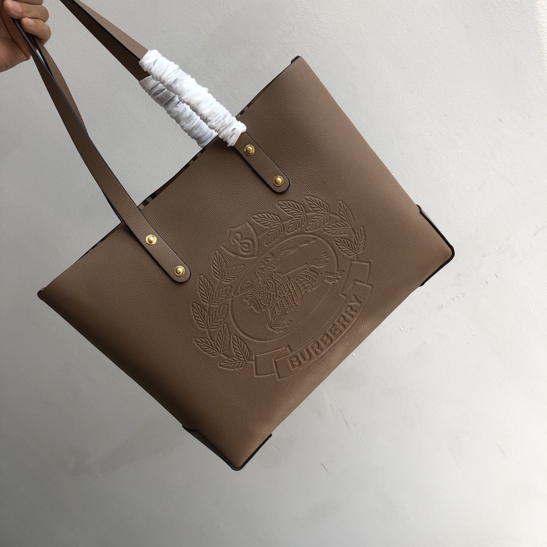 [TOP] BURBERRY Tote Bag Palm Print Cowhide 35x29x12cm with Steel Stamped War Horse Pattern - 4 Color