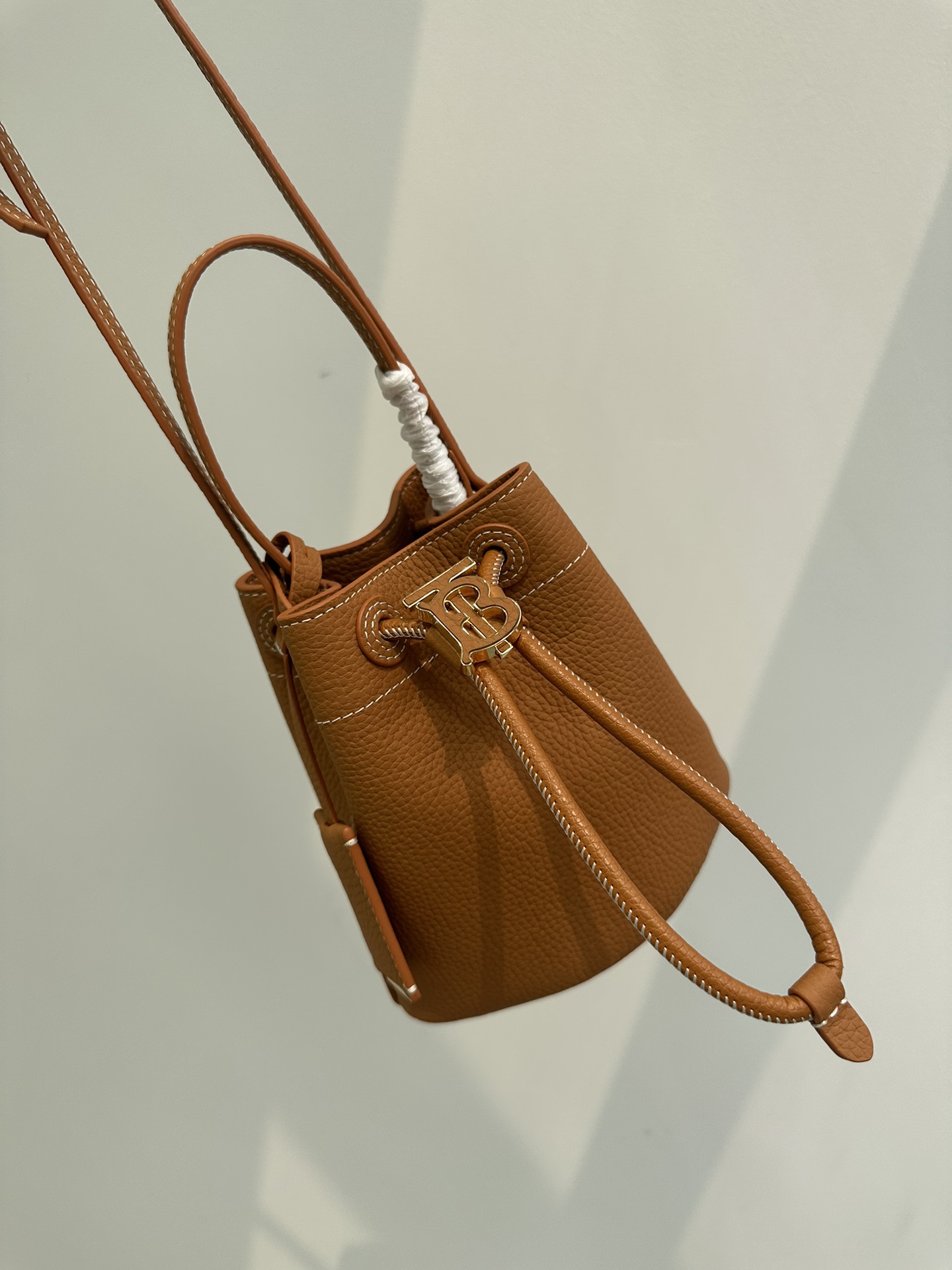 [TOP] BURBERRY TB Metal Bucket Bag 18.5X16.5X11cm - 2 Color