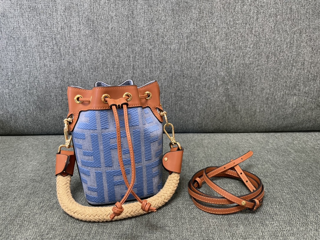 [TOP] FENDI Mon Tresor Calfskin Material Bag - 18x12x10cm - White